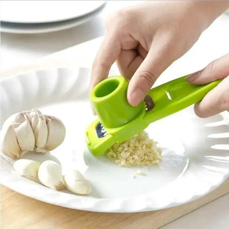 Kitchen Gadgets Green - เครื่องบดกระเทียมขนาดเล็ก 1 ชิ้น เครื่องบดกระเทียมแบบกด ครีเอทีฟ ที่บดกระเทียมแบบใช้มือ