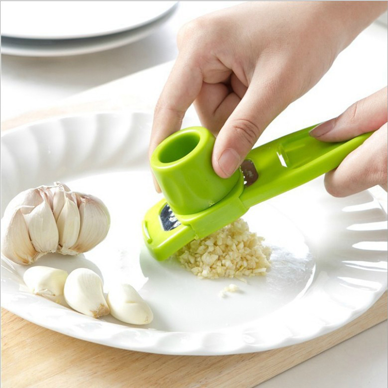 Kitchen Gadgets Cool - 1 แพ็คมินิเครื่องบดกระเทียมสร้างสรรค์กระเทียมกดครัวกระเทียม Mash คู่มือกระเทียม Mashing สีเขียว