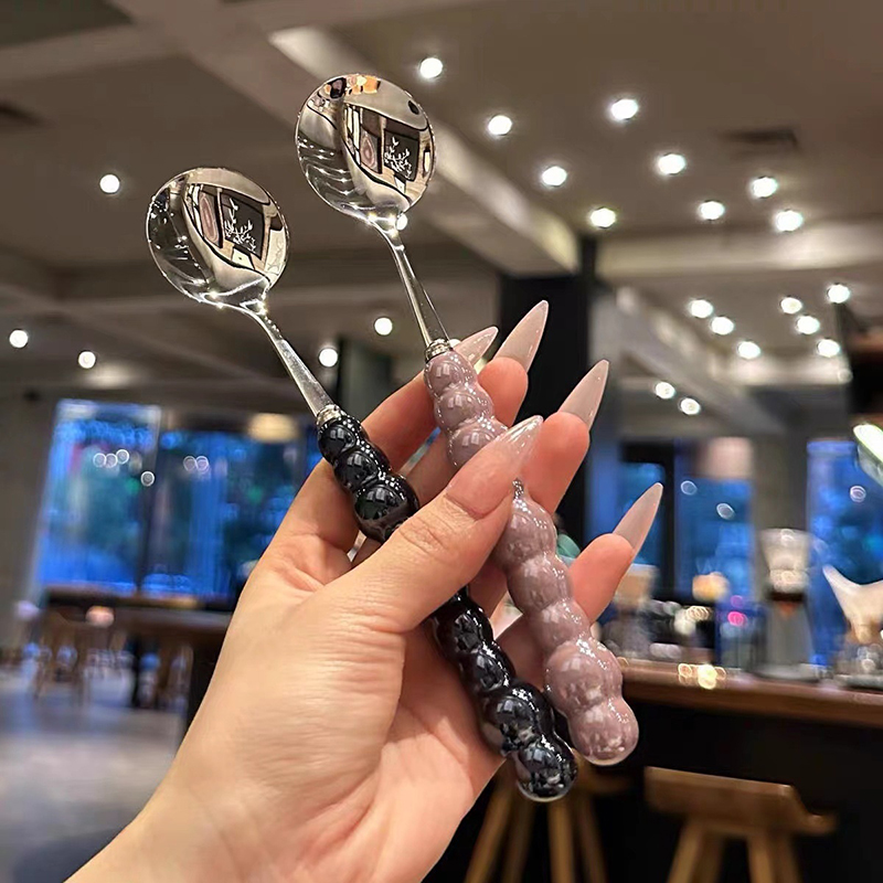ช้อนคนทำจากสเตนเลสช้อนมีด้ามมุ - Kitchen Gadgets Everyone Needs บทวิจารณ์และราคา